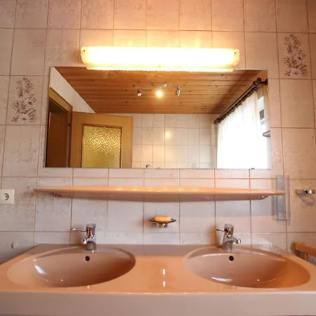 Haus Peter בית נופש *